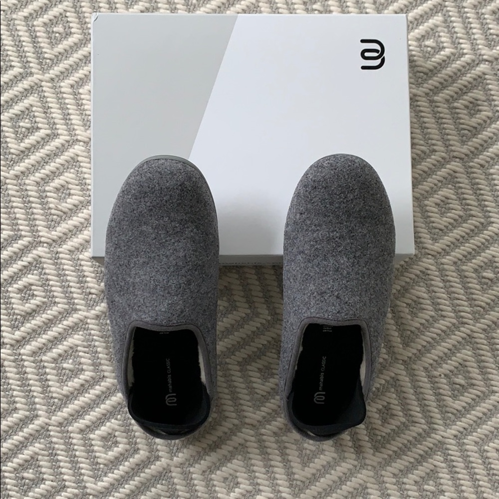 Mahabis men’s slippers NEW, UNWORN